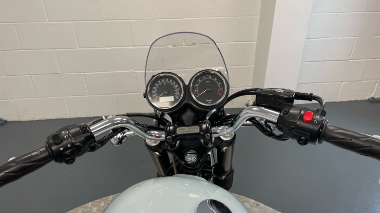 Triumph Bonneville T100 (10MY)